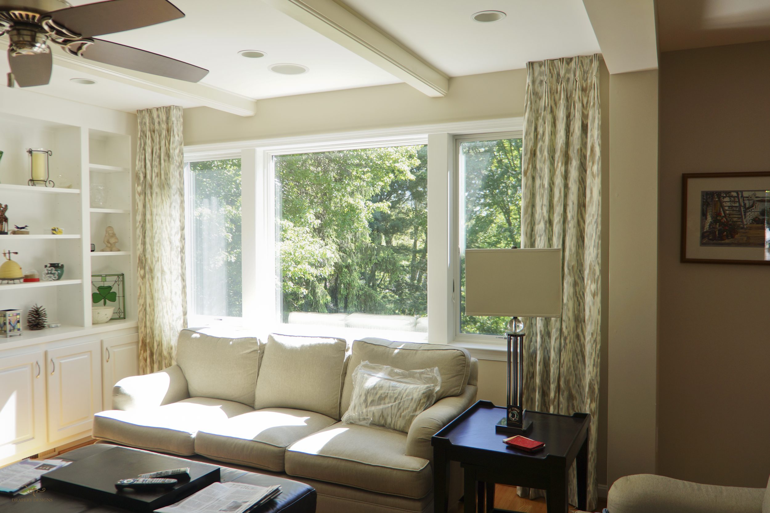 Ceiling mounted stationary side panels